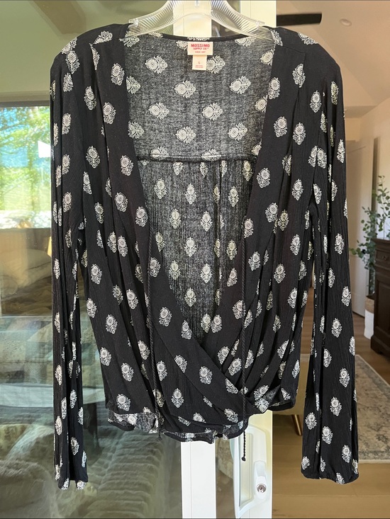 Mossimo Supply Co. Tops - Mossimo Supply Co. Top Large Black White Floral Medallion Wrap Tassels